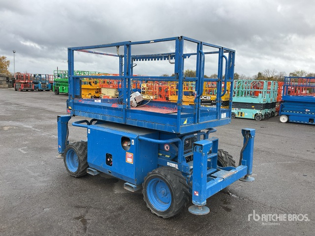 2012 Skyjack SJ6826 RT 4x4 Diesel Scissor Lift - Scissor lift: picture 3 2012 Skyjack SJ6826 RT 4x4 Diesel Scissor Lift - Scissor lift: picture 3