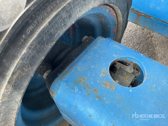 2012 Skyjack SJ6826 RT 4x4 Diesel Scissor Lift - Scissor lift: picture 5 2012 Skyjack SJ6826 RT 4x4 Diesel Scissor Lift - Scissor lift: picture 5