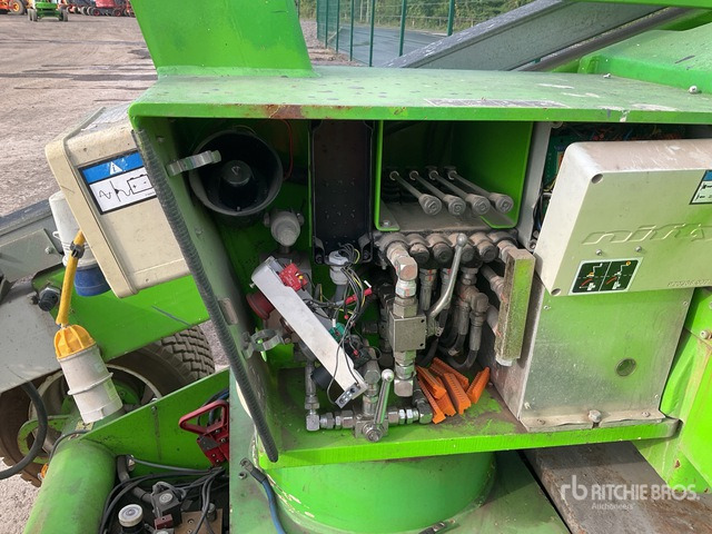 2013 Nifty HR12NDE 2WD Hybrid (Inoperable) Articulating Boom Lift - Articulated boom: picture 5 2013 Nifty HR12NDE 2WD Hybrid (Inoperable) Articulating Boom Lift - Articulated boom: picture 5
