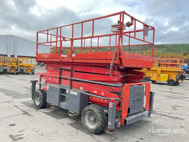 2013 Skyjack SJ9250 4x4 Diesel Scissor Lift - Scissor lift: picture 4 2013 Skyjack SJ9250 4x4 Diesel Scissor Lift - Scissor lift: picture 4