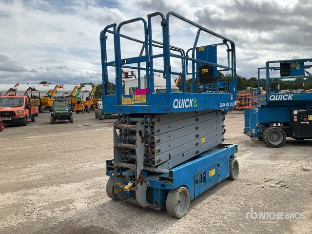 2015 Genie GS4047 Electric (Inoperable) Scissor Lift - Scissor lift: picture 3 2015 Genie GS4047 Electric (Inoperable) Scissor Lift - Scissor lift: picture 3