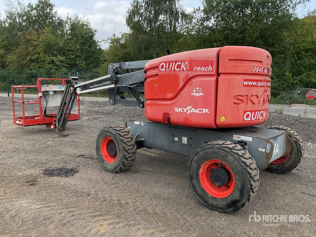 2015 Skyjack SJ51AJ 4WD Diesel Articulating Boom Lift - Articulated boom: picture 3 2015 Skyjack SJ51AJ 4WD Diesel Articulating Boom Lift - Articulated boom: picture 3