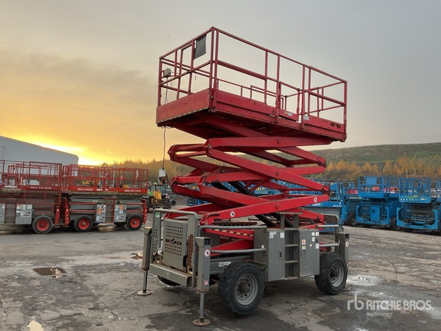 2015 Skyjack SJ8841 4x4 Diesel Scissor Lift - Scissor lift: picture 2 2015 Skyjack SJ8841 4x4 Diesel Scissor Lift - Scissor lift: picture 2