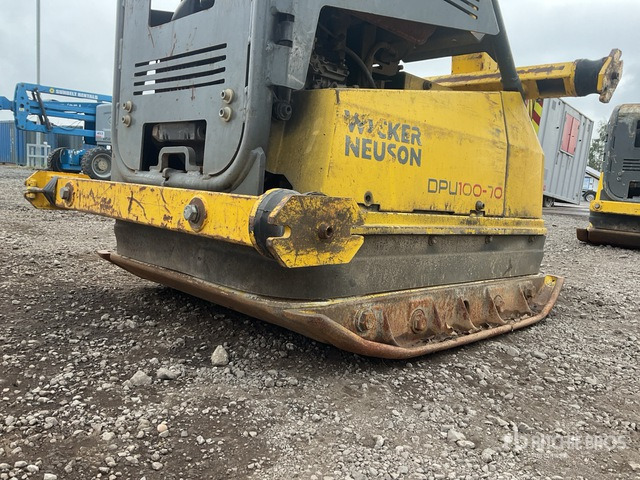 2015 Wacker Neuson Vibroplate DPU100-70 LES Vibratory Plate Compactor Vibratory Plate Compactor - Vibratory plate: picture 5 2015 Wacker Neuson Vibroplate DPU100-70 LES Vibratory Plate Compactor Vibratory Plate Compactor - Vibratory plate: picture 5
