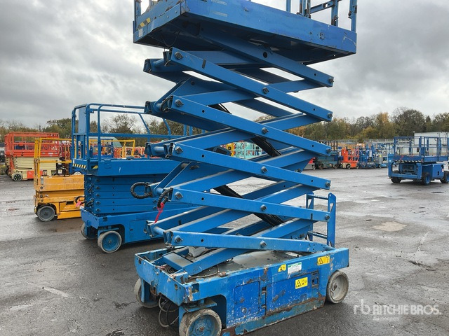 2016 Genie GS4047 Electric Scissor Lift - Scissor lift: picture 5 2016 Genie GS4047 Electric Scissor Lift - Scissor lift: picture 5