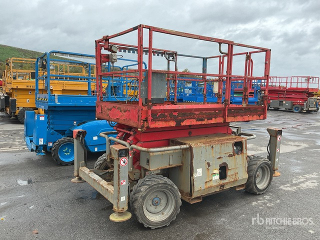 2017 Skyjack SJ6832 RT 4x4 Diesel Scissor Lift - Scissor lift: picture 2 2017 Skyjack SJ6832 RT 4x4 Diesel Scissor Lift - Scissor lift: picture 2