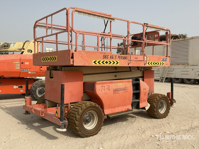 2007 JLG 4394 RT 4x4 Diesel Scissor Lift - Scissor lift: picture 4 2007 JLG 4394 RT 4x4 Diesel Scissor Lift - Scissor lift: picture 4