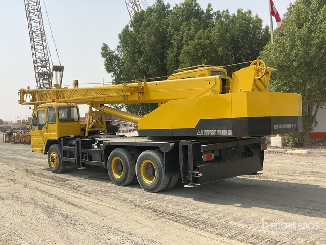 2007 XCMG QY20 20 ton 6x4 Hydraulic Truck Crane - Mobile crane: picture 4 2007 XCMG QY20 20 ton 6x4 Hydraulic Truck Crane - Mobile crane: picture 4