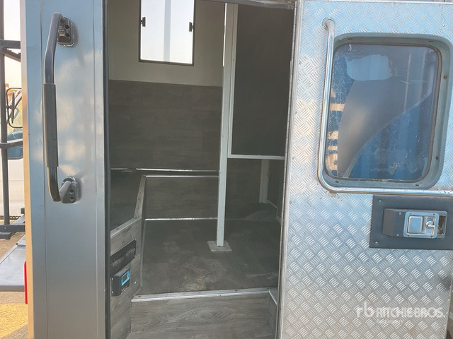 2008 Ford F-350 4x2 Horse Transporting Truck :Misc. Truck - Horse truck: picture 5 2008 Ford F-350 4x2 Horse Transporting Truck :Misc. Truck - Horse truck: picture 5