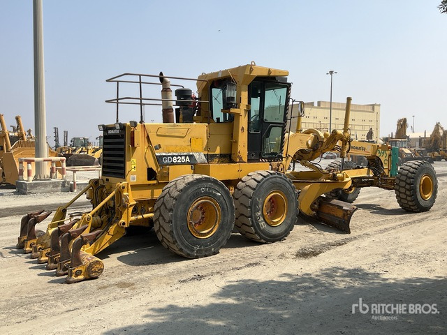 2010 Komatsu GD825A-2 Motor Grader - Grader: picture 5 2010 Komatsu GD825A-2 Motor Grader - Grader: picture 5