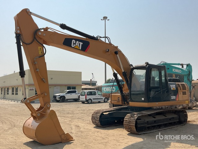 2013 Cat 320D2 - Crawler excavator: picture 2 2013 Cat 320D2 - Crawler excavator: picture 2