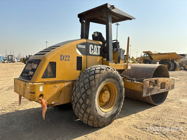 2015 Cat CS-533E Smooth Drum Compactor - Compactor: picture 3 2015 Cat CS-533E Smooth Drum Compactor - Compactor: picture 3
