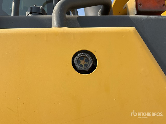 Articulated dumper 2015 Komatsu HM400-3 Articulated Dump Truck: picture 6
