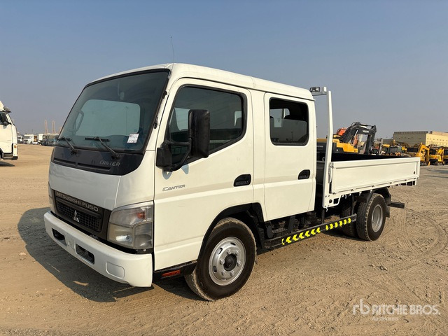 2017 Mitsubishi Canter 4x2 Crew Cab Flatbed Truck - Dropside/ Flatbed truck: picture 1 2017 Mitsubishi Canter 4x2 Crew Cab Flatbed Truck - Dropside/ Flatbed truck: picture 1