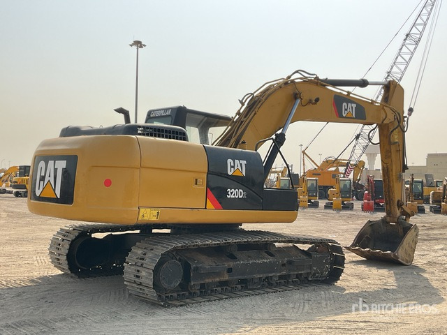 2018 Cat 320D2 - Crawler excavator: picture 4 2018 Cat 320D2 - Crawler excavator: picture 4