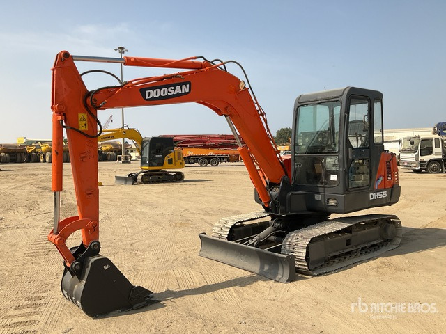 Doosan DH55-V Tracked Excavator - Crawler excavator: picture 1 Doosan DH55-V Tracked Excavator - Crawler excavator: picture 1