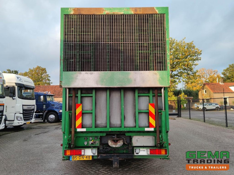 Autotransporter truck DAF FAK XF95.430 8x2 SuperSpaceCab Euro3 - CurtainSider 7.31m + Ramp 16T - MachineTransporter - 6 Persons  (V558): picture 9 Autotransporter truck DAF FAK XF95.430 8x2 SuperSpaceCab Euro3 - CurtainSider 7.31m + Ramp 16T - MachineTransporter - 6 Persons  (V558): picture 9