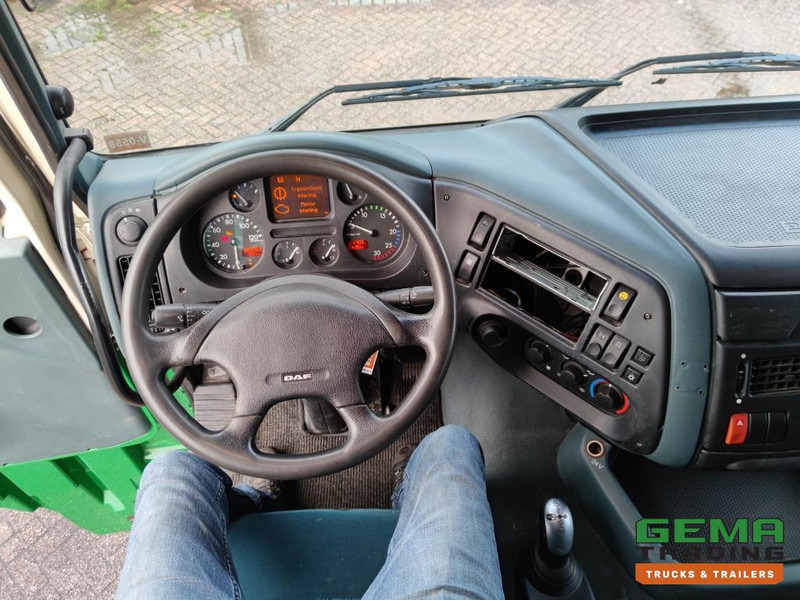 Autotransporter truck DAF FAK XF95.430 8x2 SuperSpaceCab Euro3 - CurtainSider 7.31m + Ramp 16T - MachineTransporter - 6 Persons  (V558): picture 17 Autotransporter truck DAF FAK XF95.430 8x2 SuperSpaceCab Euro3 - CurtainSider 7.31m + Ramp 16T - MachineTransporter - 6 Persons  (V558): picture 17