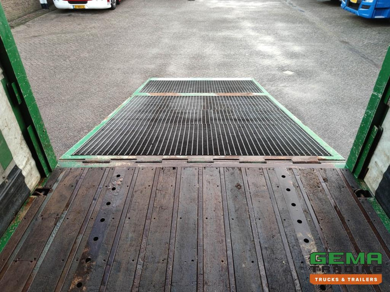 Autotransporter truck DAF FAK XF95.430 8x2 SuperSpaceCab Euro3 - CurtainSider 7.31m + Ramp 16T - MachineTransporter - 6 Persons  (V558): picture 13 Autotransporter truck DAF FAK XF95.430 8x2 SuperSpaceCab Euro3 - CurtainSider 7.31m + Ramp 16T - MachineTransporter - 6 Persons  (V558): picture 13