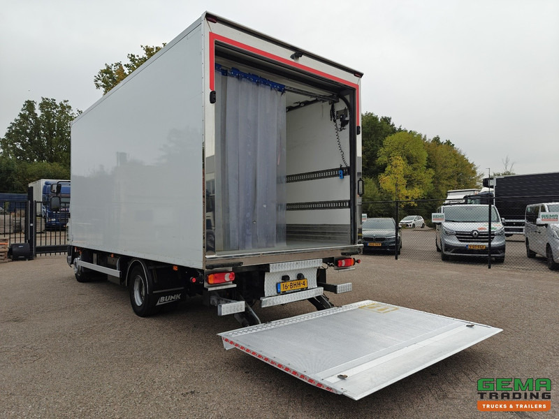 DAF LF 210 FA 4x2 Dagcab Euro6A - Koel/Vriesbak 5.5M + Carrier Supra 550 + Laadklep 2000KG - 173.000KM! - Refrigerator truck: picture 2 DAF LF 210 FA 4x2 Dagcab Euro6A - Koel/Vriesbak 5.5M + Carrier Supra 550 + Laadklep 2000KG - 173.000KM! - Refrigerator truck: picture 2