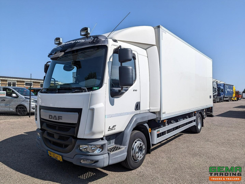 DAF LF 210 FA 4x2 Slaapcab Euro6 - Koelbak 5.5M + Konvekta/Solar-Koeler + Laadklep 1500KG - Zijdeur - 08/2025 APK - Refrigerator truck: picture 1 DAF LF 210 FA 4x2 Slaapcab Euro6 - Koelbak 5.5M + Konvekta/Solar-Koeler + Laadklep 1500KG - Zijdeur - 08/2025 APK - Refrigerator truck: picture 1