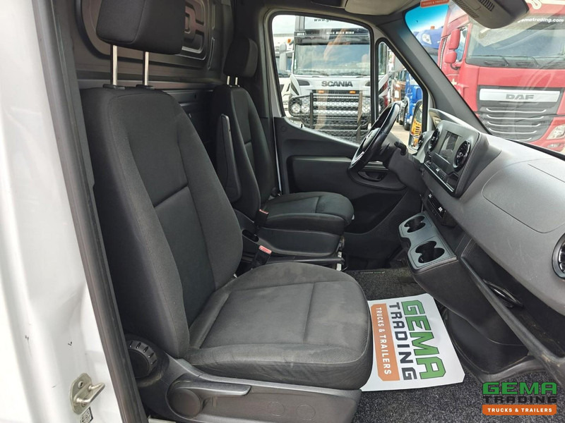 Small van Mercedes-Benz Sprinter 311 CDI L3H2 - Euro6ZF - Automaat - Navigatie - Camera - 06/2026 APK: picture 18 Small van Mercedes-Benz Sprinter 311 CDI L3H2 - Euro6ZF - Automaat - Navigatie - Camera - 06/2026 APK: picture 18
