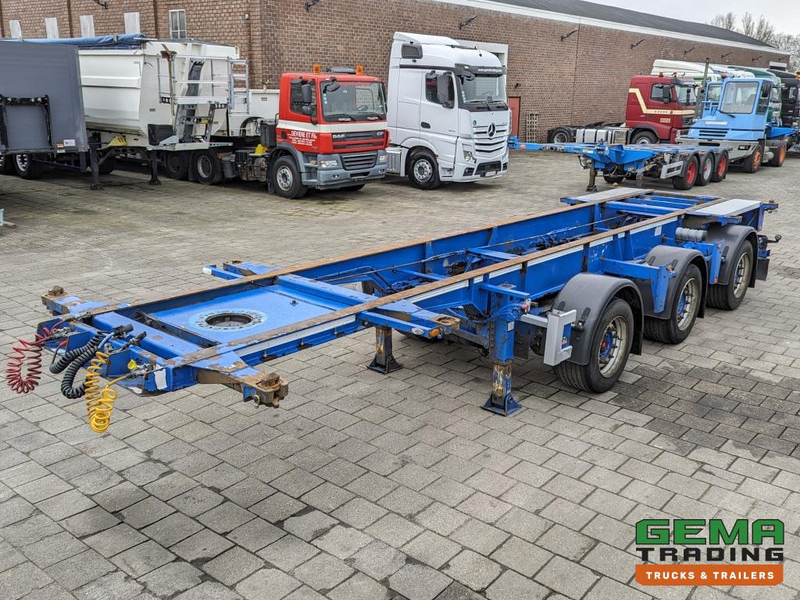 Renders ROC16.27 3-Assen SAF Schijfremmen - X-Steering - 30FT - Container transporter/ Swap body semi-trailer: picture 3 Renders ROC16.27 3-Assen SAF Schijfremmen - X-Steering - 30FT - Container transporter/ Swap body semi-trailer: picture 3