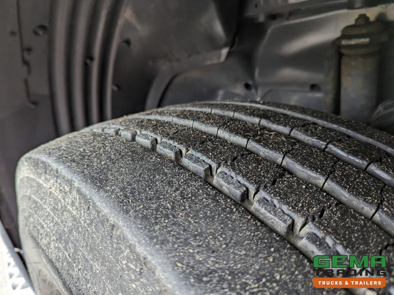 Refrigerator truck Scania P230 4x2 Daycab Euro4 KoelVriesBak 8.2m - Carrier Supra 950Mt + Laadklep 2000kg: picture 19 Refrigerator truck Scania P230 4x2 Daycab Euro4 KoelVriesBak 8.2m - Carrier Supra 950Mt + Laadklep 2000kg: picture 19