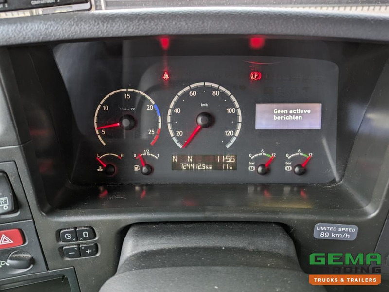 Refrigerator truck Scania P230 4x2 Daycab Euro4 KoelVriesBak 8.2m - Carrier Supra 950Mt + Laadklep 2000kg: picture 15 Refrigerator truck Scania P230 4x2 Daycab Euro4 KoelVriesBak 8.2m - Carrier Supra 950Mt + Laadklep 2000kg: picture 15