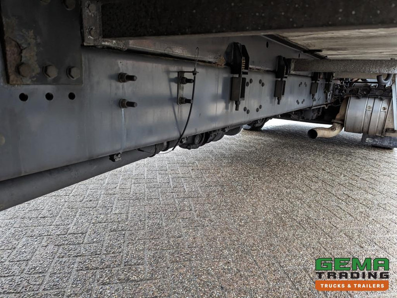 Refrigerator truck Scania P230 4x2 Daycab Euro4 KoelVriesBak 8.2m - Carrier Supra 950Mt + Laadklep 2000kg: picture 16 Refrigerator truck Scania P230 4x2 Daycab Euro4 KoelVriesBak 8.2m - Carrier Supra 950Mt + Laadklep 2000kg: picture 16