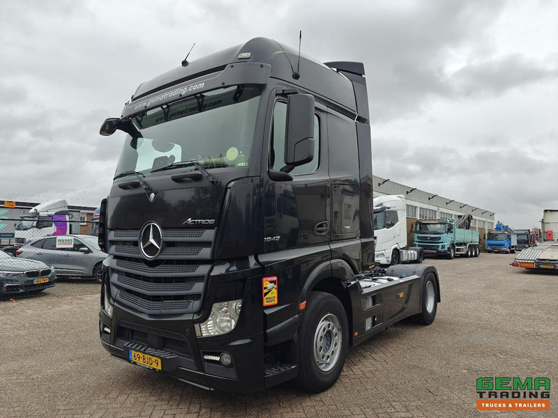 Mercedes-Benz Actros 1942 4x2 Megaspace Euro6 - Dubbele Tanks - SneeuwKettingen - SMARTTacho V2 - 02/2026 APK - Tractor unit: picture 1 Mercedes-Benz Actros 1942 4x2 Megaspace Euro6 - Dubbele Tanks - SneeuwKettingen - SMARTTacho V2 - 02/2026 APK - Tractor unit: picture 1