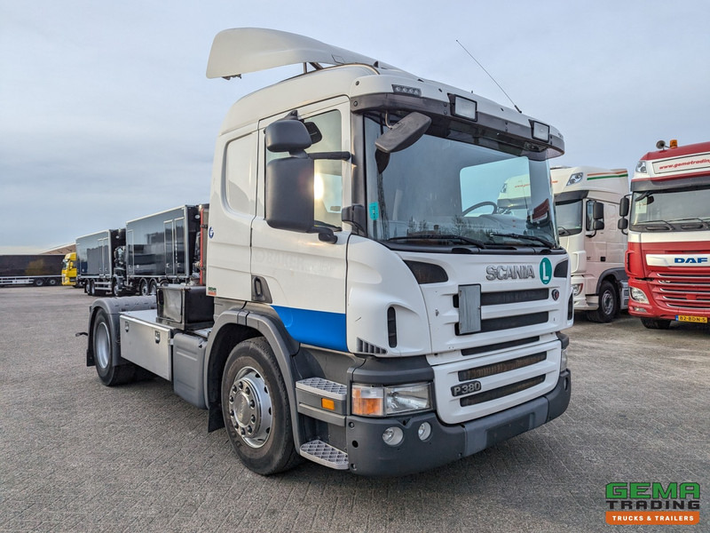 Scania P360 4x2 Slaapcab CP19 Euro4 - PTO - Hydrauliek - Semi-Automaat - Tractor unit: picture 2 Scania P360 4x2 Slaapcab CP19 Euro4 - PTO - Hydrauliek - Semi-Automaat - Tractor unit: picture 2