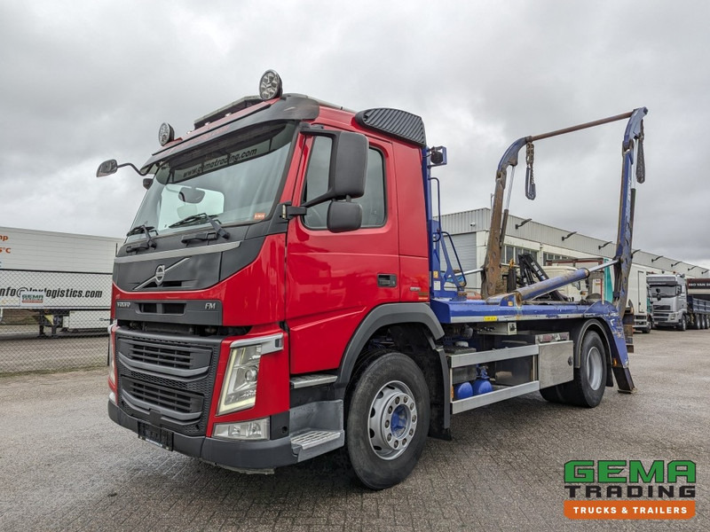 Volvo FM330 4x2 Daycab Euro6 JOAB PortaalSysteem 14T - Extendable - 251.000km (V839) - Skip loader truck: picture 1 Volvo FM330 4x2 Daycab Euro6 JOAB PortaalSysteem 14T - Extendable - 251.000km (V839) - Skip loader truck: picture 1
