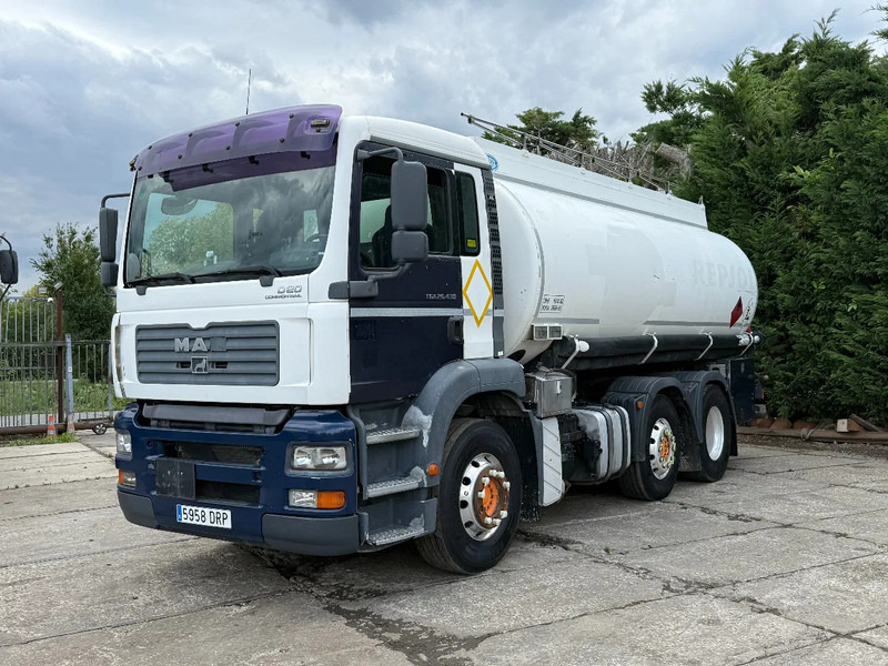 MAN TGA 26.430 6X2 Fuel Tank 21.000L 3 Comp + Pump D20 Engine - Tank truck, Crane truck: picture 2 MAN TGA 26.430 6X2 Fuel Tank 21.000L 3 Comp + Pump D20 Engine - Tank truck, Crane truck: picture 2