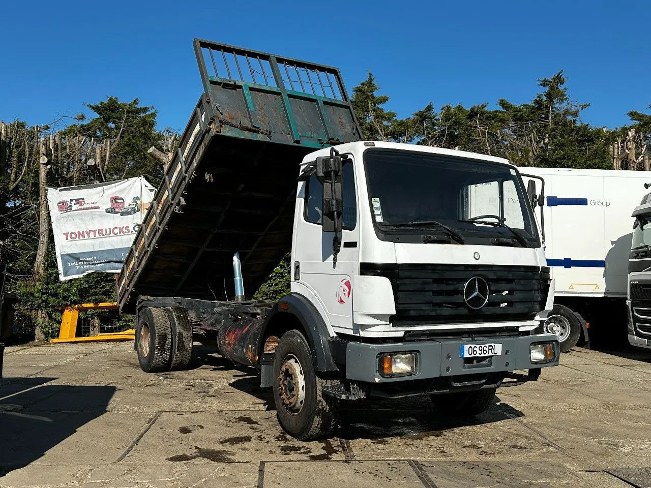 Mercedes-Benz SK 1733 V6 4X2 Tipper Spring/Spring EPS Manual G - Tipper: picture 1 Mercedes-Benz SK 1733 V6 4X2 Tipper Spring/Spring EPS Manual G - Tipper: picture 1