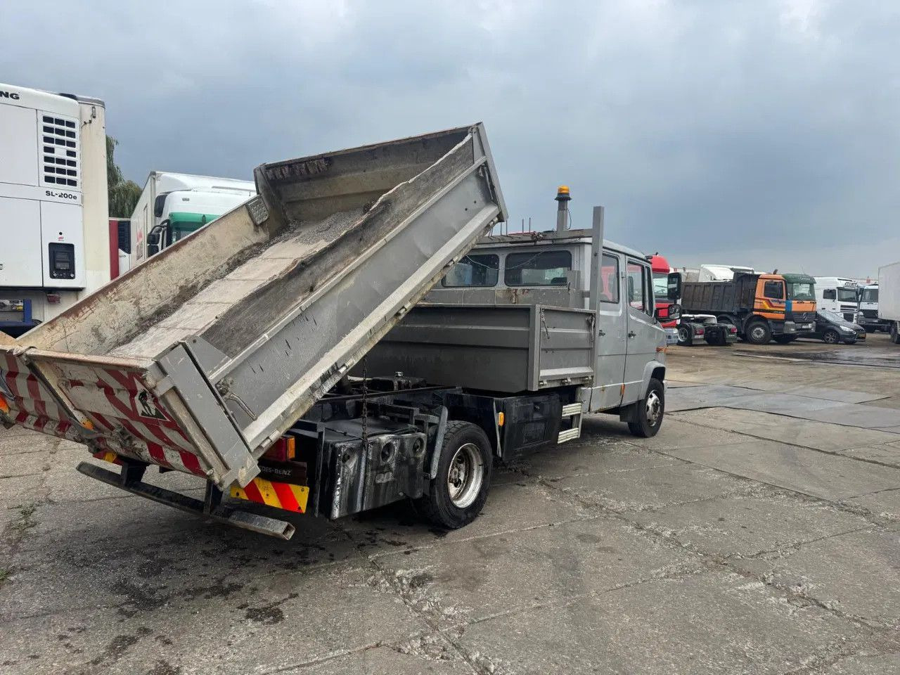 Mercedes-Benz VARIO 815 4X2 Dubbel cabine Tipper Spring/Spring - Tipper: picture 4 Mercedes-Benz VARIO 815 4X2 Dubbel cabine Tipper Spring/Spring - Tipper: picture 4