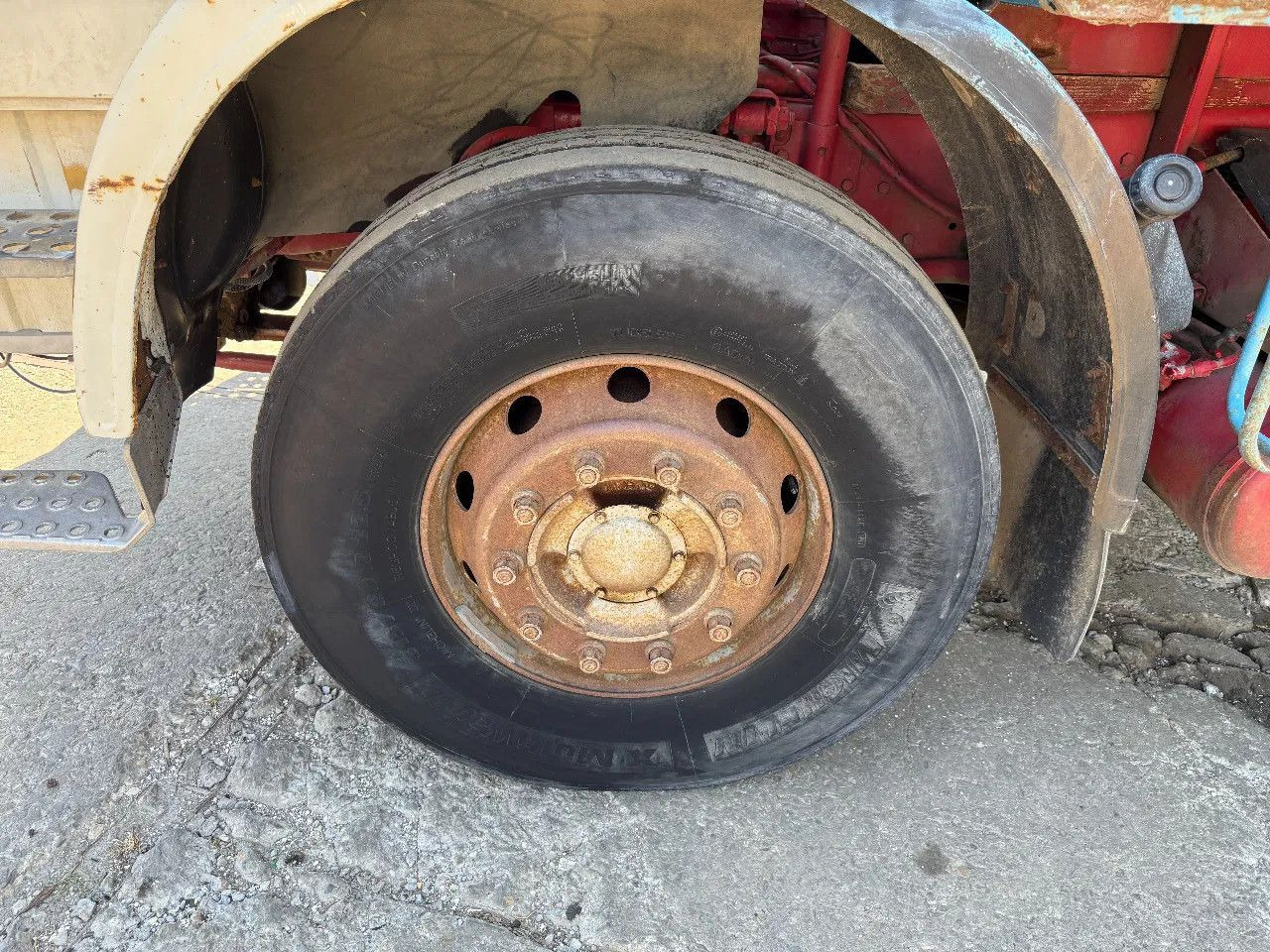 Tipper Renault G230 4X2 Tipper Spring/Spring Manual Gearbox: picture 10
