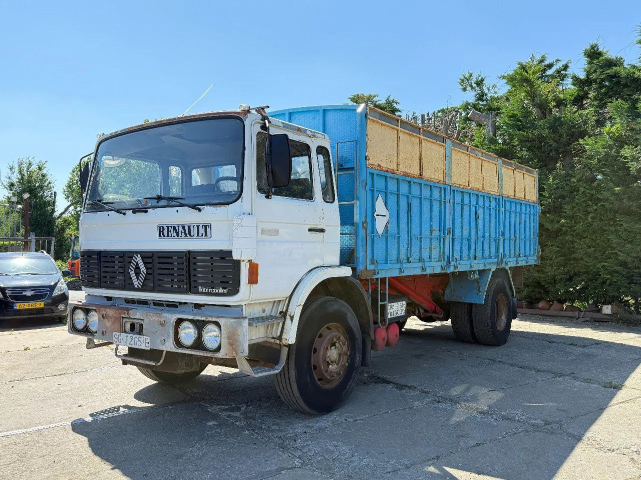 Tipper Renault G230 4X2 Tipper Spring/Spring Manual Gearbox: picture 19
