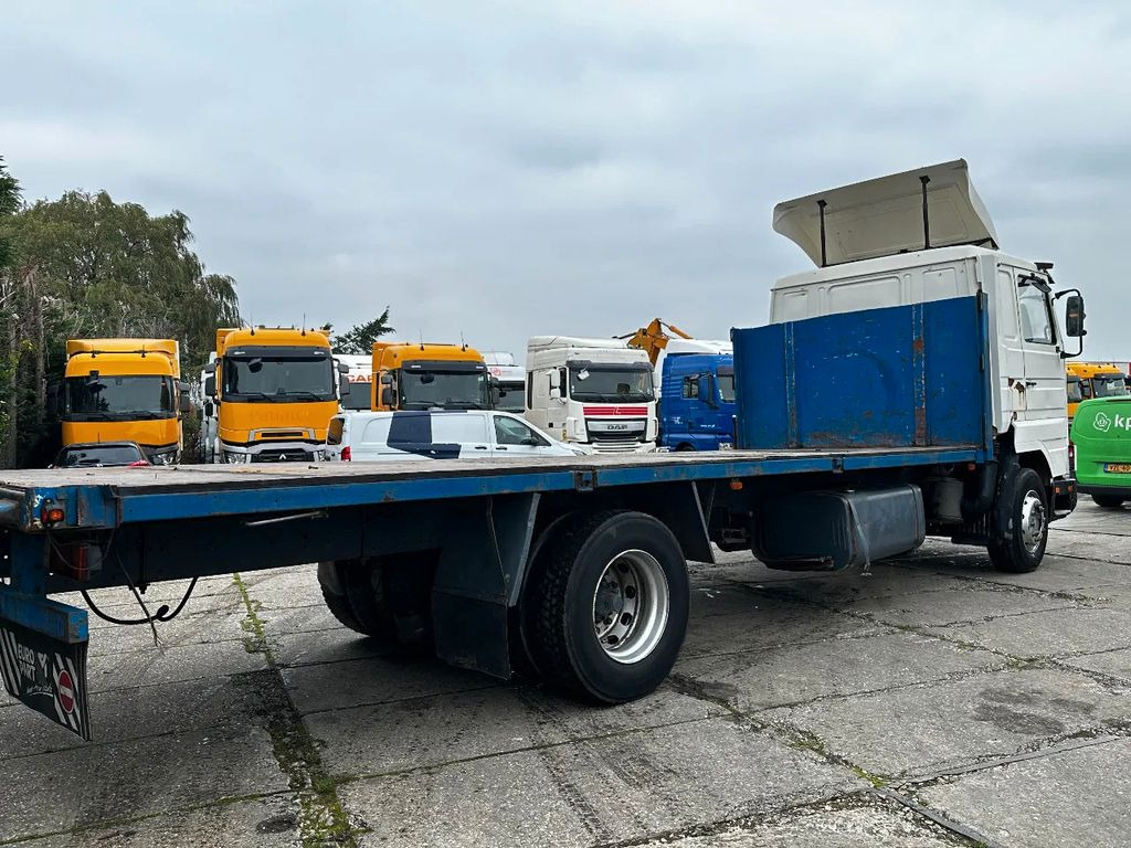 Scania P113-360 4X2 Platform Manual Gear Retarder - Dropside/ Flatbed truck: picture 4 Scania P113-360 4X2 Platform Manual Gear Retarder - Dropside/ Flatbed truck: picture 4