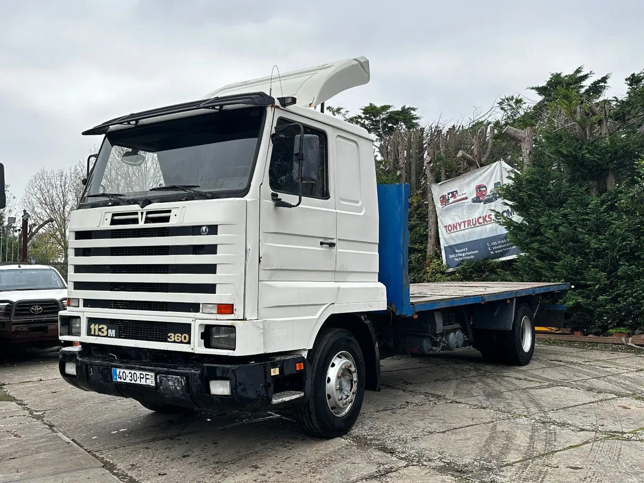 Scania P113-360 4X2 Platform Manual Gear Retarder Scania P113-360 4X2 Platform Manual Gear Retarder - Dropside/ Flatbed truck: picture 2 Scania P113-360 4X2 Platform Manual Gear Retarder Scania P113-360 4X2 Platform Manual Gear Retarder - Dropside/ Flatbed truck: picture 2