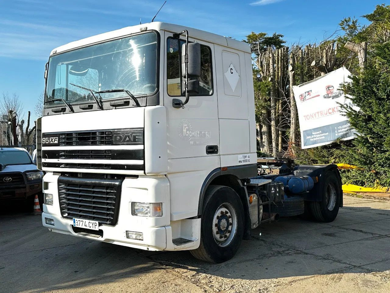 DAF XF 95.380 4X2 Tractor-unit Spring/Air ZF Manual DAF XF 95.380 4X2 Tractor-unit Spring/Air ZF Manual - Tractor unit: picture 2 DAF XF 95.380 4X2 Tractor-unit Spring/Air ZF Manual DAF XF 95.380 4X2 Tractor-unit Spring/Air ZF Manual - Tractor unit: picture 2