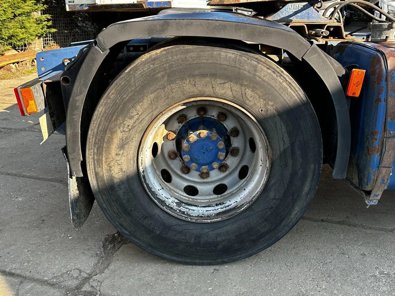 DAF XF 95.380 4X2 Tractor-unit Spring/Air ZF Manual DAF XF 95.380 4X2 Tractor-unit Spring/Air ZF Manual - Tractor unit: picture 5 DAF XF 95.380 4X2 Tractor-unit Spring/Air ZF Manual DAF XF 95.380 4X2 Tractor-unit Spring/Air ZF Manual - Tractor unit: picture 5