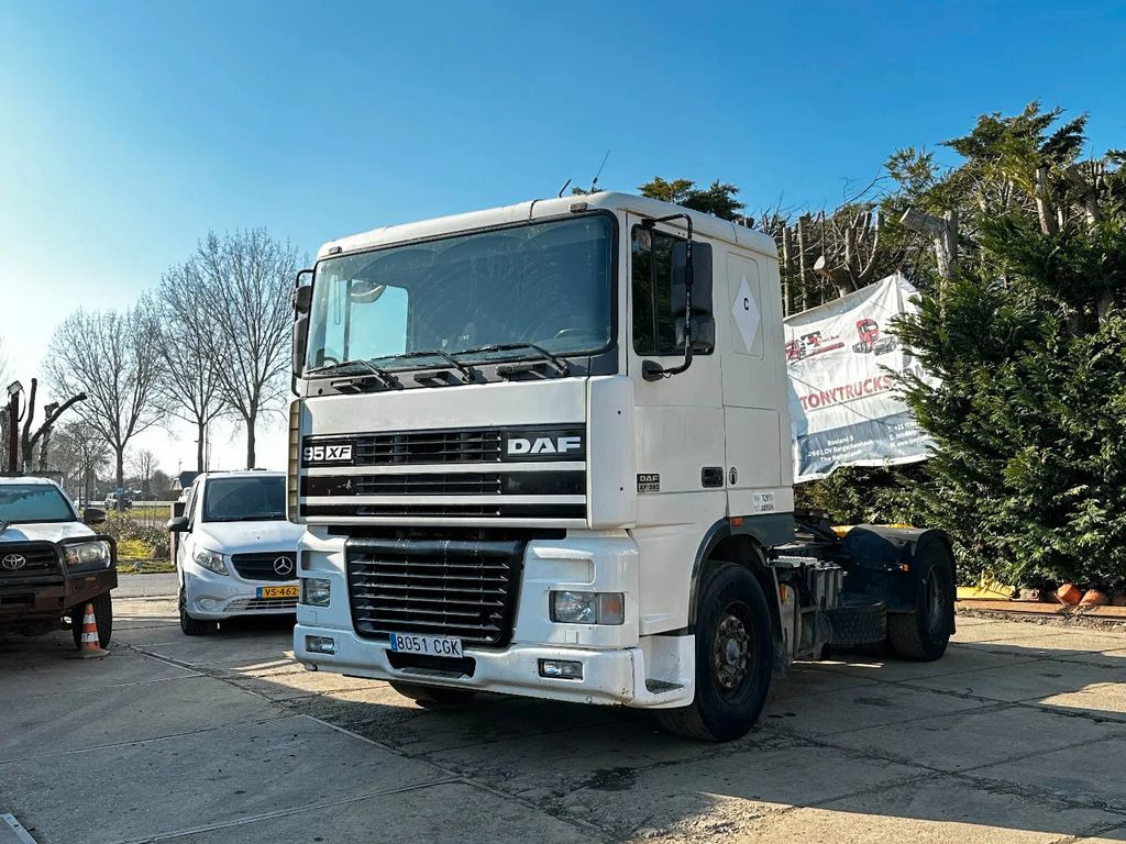 DAF XF 95.380 4X2 Tractor-unit Spring/Air ZF Manual - Tractor unit: picture 2 DAF XF 95.380 4X2 Tractor-unit Spring/Air ZF Manual - Tractor unit: picture 2