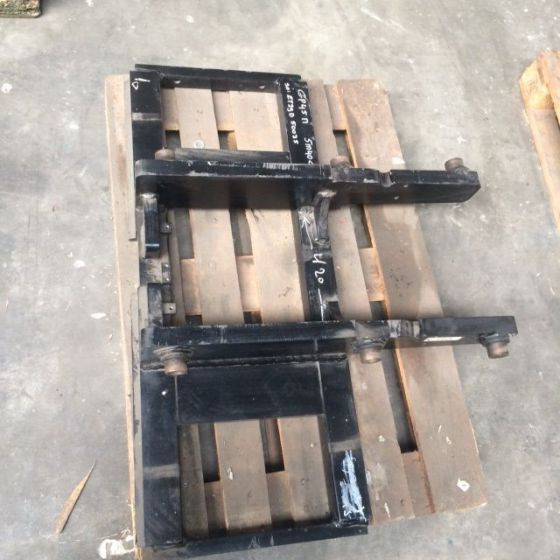 Fork carriage 1190 mm for CAT. - Attachment for Material handling equipment: picture 3 Fork carriage 1190 mm for CAT. - Attachment for Material handling equipment: picture 3