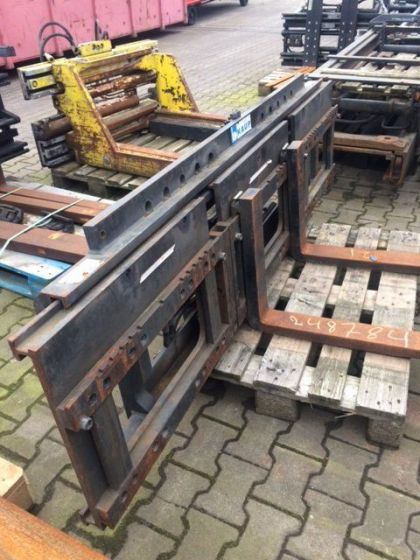 Kaup Triple Sideshifter - Attachment for Material handling equipment: picture 2 Kaup Triple Sideshifter - Attachment for Material handling equipment: picture 2