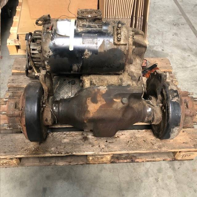 Complete front axle with traction motor for Caterpillar - Front axle for Material handling equipment: picture 2 Complete front axle with traction motor for Caterpillar - Front axle for Material handling equipment: picture 2