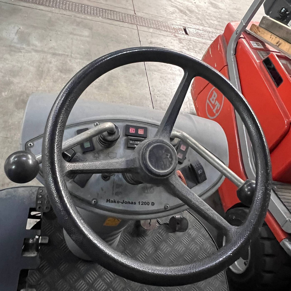 Hako Jonas 1200D - Industrial sweeper: picture 3 Hako Jonas 1200D - Industrial sweeper: picture 3