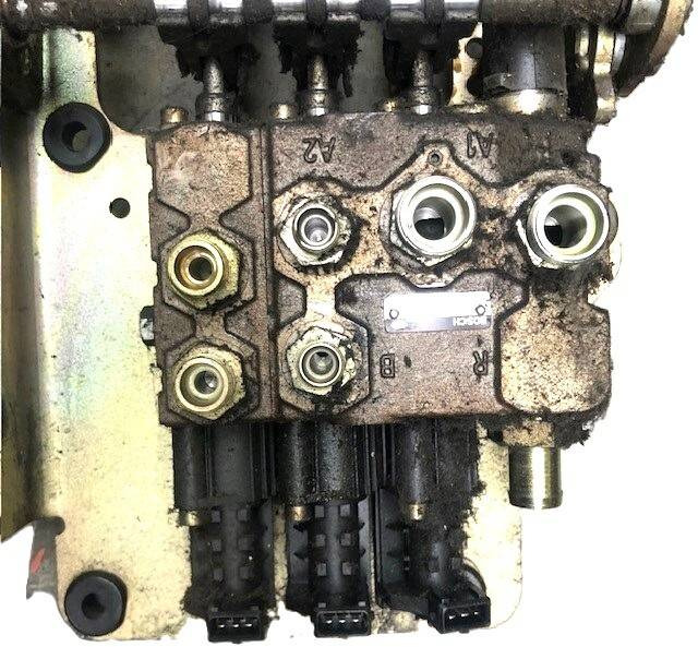 Hydraulic control valve for Still - Hydraulic valve for Material handling equipment: picture 3 Hydraulic control valve for Still - Hydraulic valve for Material handling equipment: picture 3