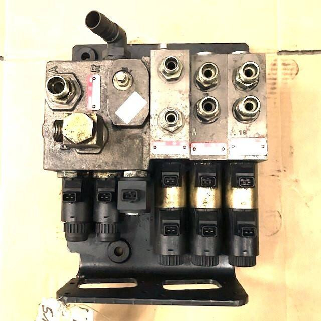 Hydraulic control valve for Still R20-18 - Hydraulic valve for Material handling equipment: picture 1 Hydraulic control valve for Still R20-18 - Hydraulic valve for Material handling equipment: picture 1