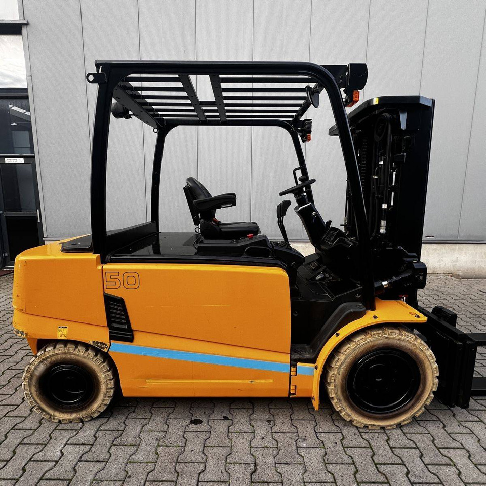Hyundai HX50B-9 - Electric forklift: picture 4 Hyundai HX50B-9 - Electric forklift: picture 4